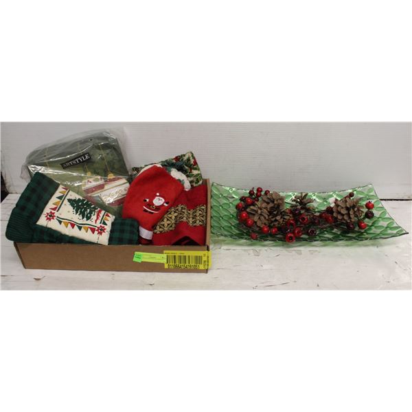 CHRISTMAS DECOR W/NAPKINS