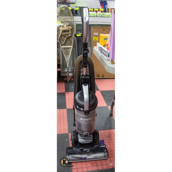 EUREKA DASHSRINT UPRIGHT VACUUM CLEANER