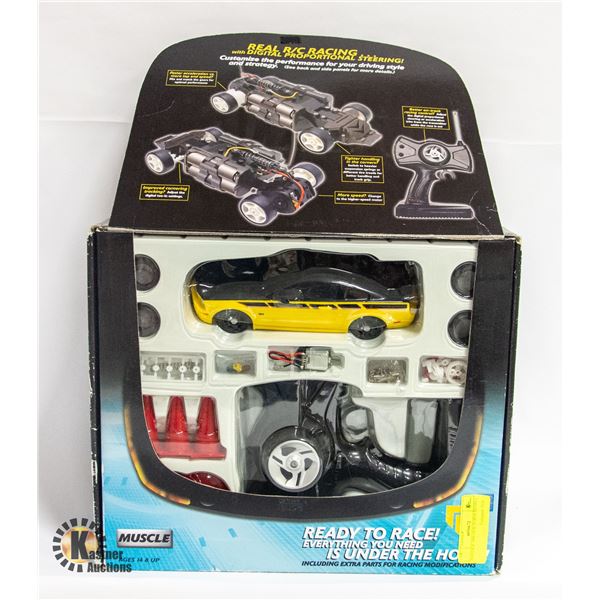 VINTAGE 2006 NEW IN BOX REVELL