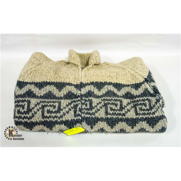 LADIES M COWICHAN B.C. WOOL ZIP FRONT SWEATER