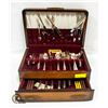 Image 2 : COMMUNITY SILVERWARE SET W/ WOOD CASE & DRAWER