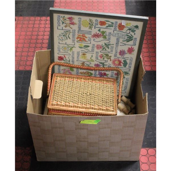 ESTATE SEWING LOT WOTH MANY ACCESSORIES &