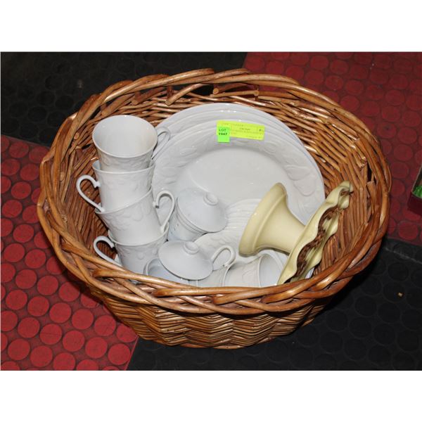 HARVEST MOON WHITE DISH SET & MAIOLICHE