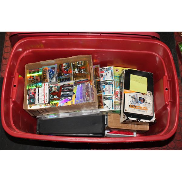 TOTE OF HOCKEY CARDS INCLUDING YOUNG GUNS,