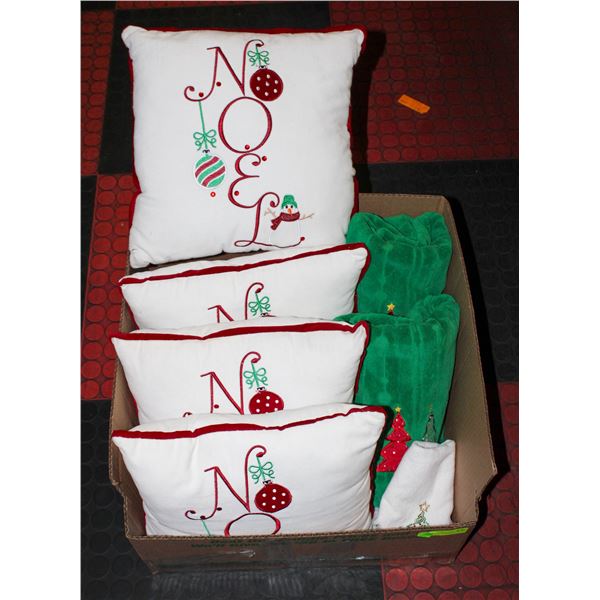 BOX WITH 4 EMBROIDERED NOEL DECORATIVE