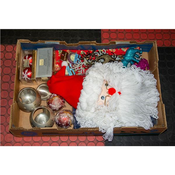 FLAT WITH WALL-HANG SANTA FACE, TREE