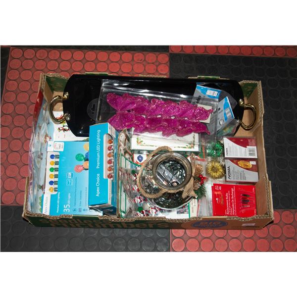 FLAT WITH 2 NEW BOXES OF 35 LED LIGHTS,