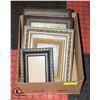 Image 1 : BOX WITH 6 DECORATIVE PICTURE FRAMES