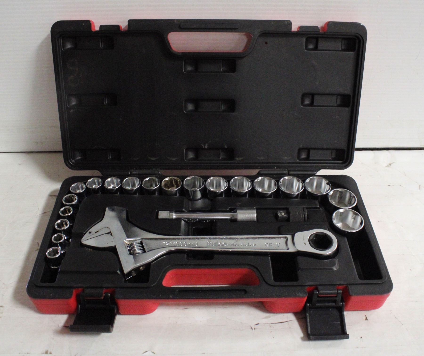 SOCKET SET WITH CASE