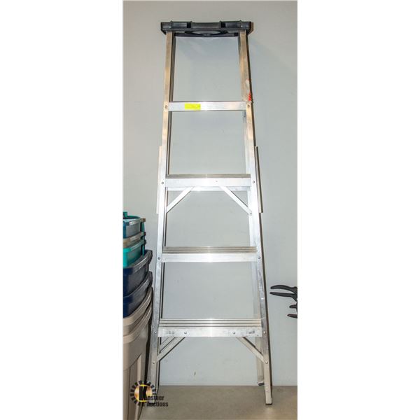COSMOS 5 FT STEP LADDER