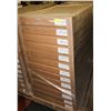 Image 1 : PALLET OF 2 X 4' RECESSED CENTER LENSED TROFFERS