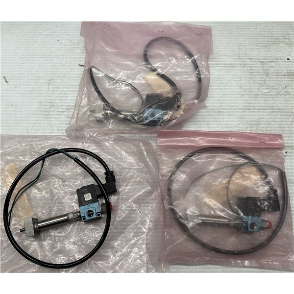 (3) Mac #35A-AAA-DDAJ-1KA Valves