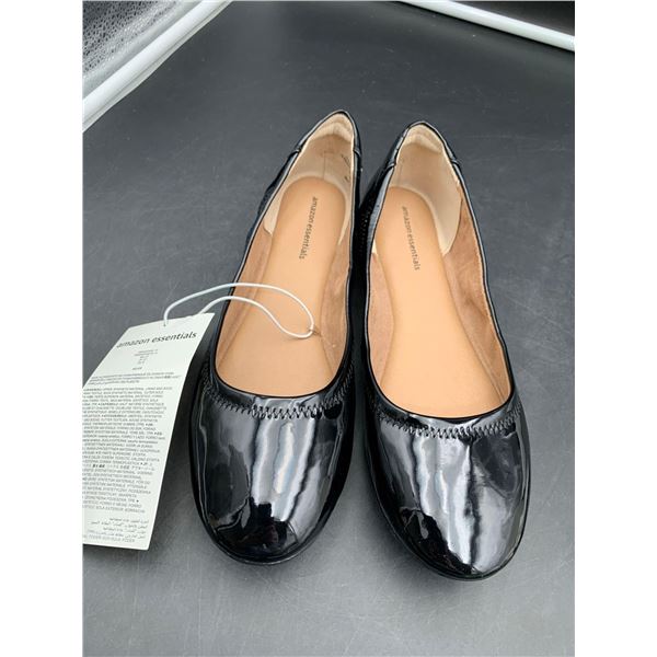 Amazon Essentials Flats (size 10)