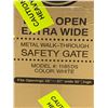 Image 3 : Regalo Extre Wide Metal Walk Thru Safety Gate Model 1185DS White
