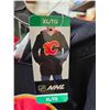 Image 2 : Calgary Flames Hooded Sweatshirt - Boys XL (14-16)