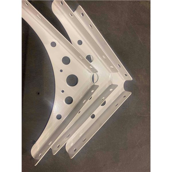 Lot of 3 metal corner brackets