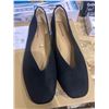 Image 1 : Amazon essentials ladies size 8.5 black ballet style flats