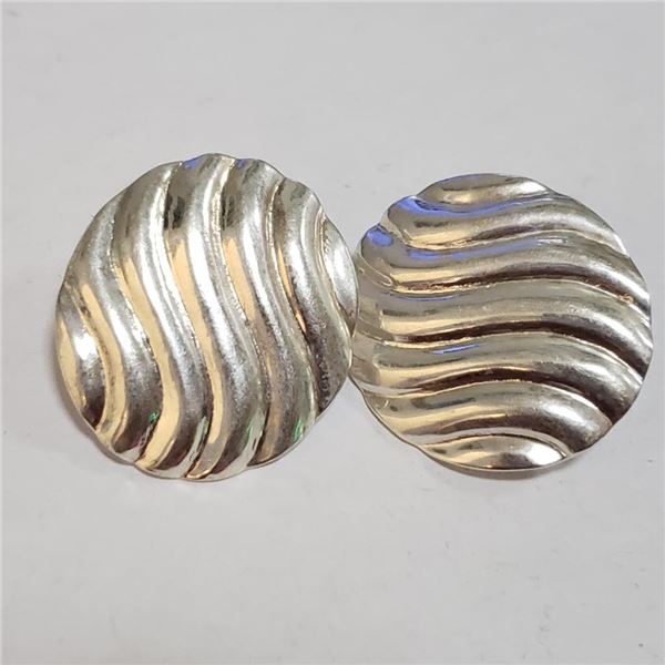 Silver Earrings (~Size 0) (~length 0inches) (~weight 5.12g), Suggested Retail Value $140