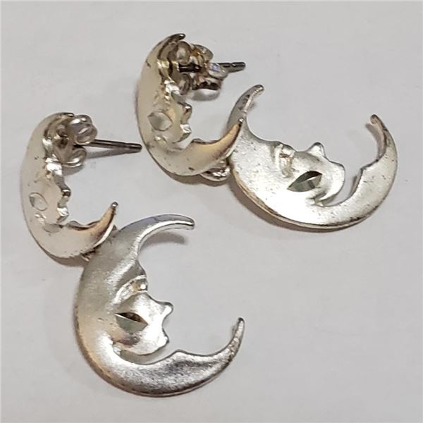 Silver Earrings (~Size 0) (~length 0inches) (~weight 4.21g), Suggested Retail Value $140