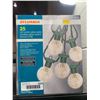 Image 2 : Sylvania - 25 LED Jumbo Globe Outdoor/Indoor String Lights, 4.88 Meters, Warm White