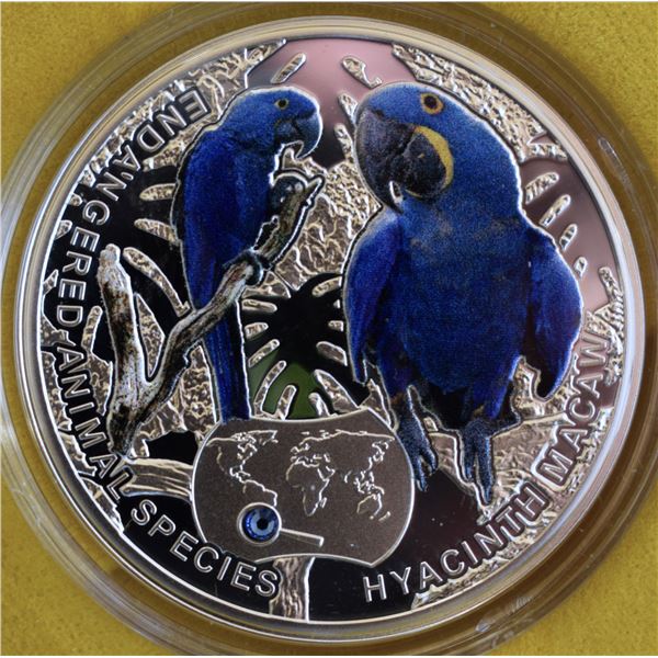 Niue, 1$ 2014 Endengered Species "Hyacinth Macaw" .999 w/ Blue Swarovski Mintage low of 2000 pieces 