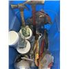 Image 2 : TOTE OF HARDWARE AND HAND TOOLS