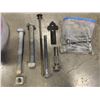 Image 2 : 2 BUCKETS OF BOLTS AND CHAINS