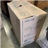 Image 1 : CASE OF 300 PLASTIC REUSABLE SQUARE PORTION CONATINERS