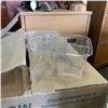 Image 2 : CASE OF 300 PLASTIC REUSABLE SQUARE PORTION CONATINERS