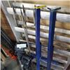 Image 2 : 4 FISHING ROD HOLDERS AND 2 TRIPODS