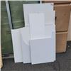Image 1 : LOT OF WHITE ACRYLIC VARIOUS SIZES