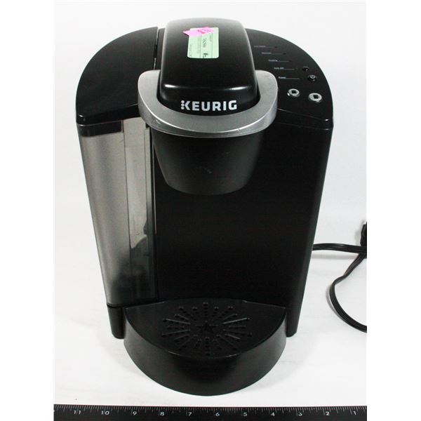 KEURIG CLASSIC COFFEE POD MACHINE