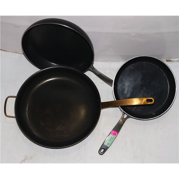 ASSORTED FRYING PANS