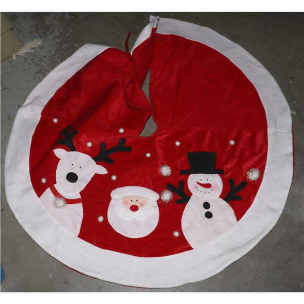 CHRISTMAS TREE SKIRT