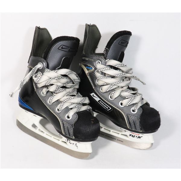 KIDS BAUER SKATES SIZE 9
