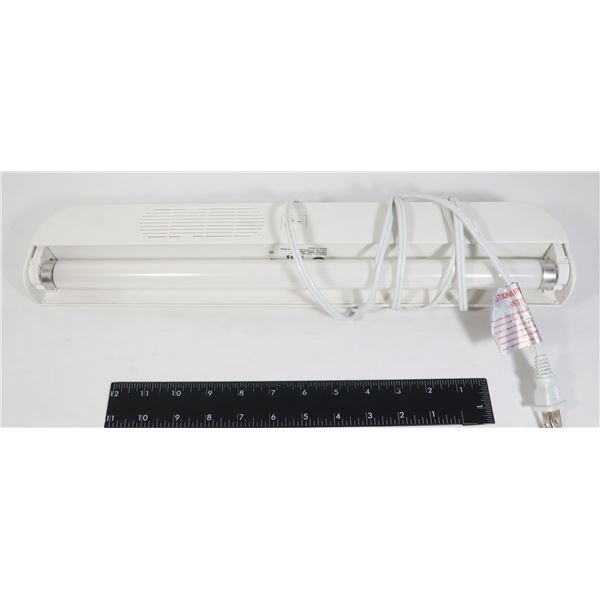 WALL MOUNT LAMP, PLUG IN