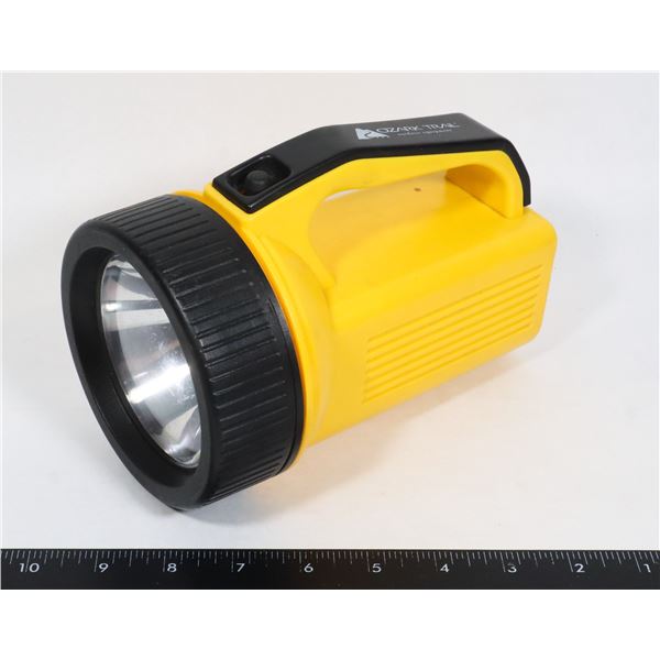 OZARK TRAIL FLASHLIGHT