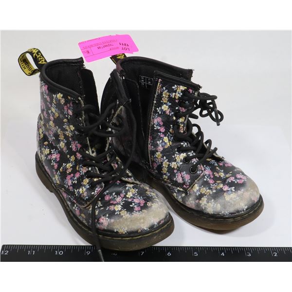 KIDS DR MARTENS USED BOOTS SIZE 11