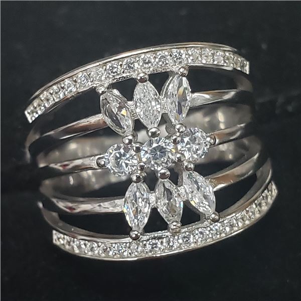 SILVER CUBIC ZIRCONIA RING SIZE 6.75