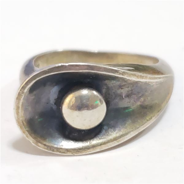 SILVER RING (~SIZE 7)(~WEIGHT 7.31G)