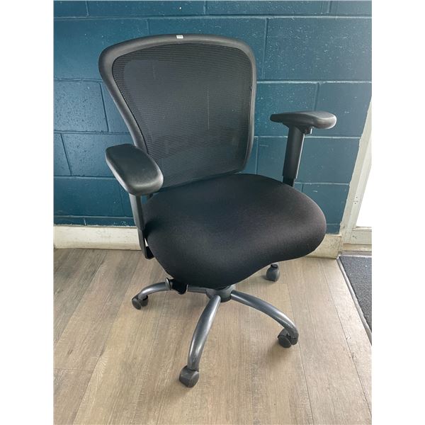 1 Ergonomic Office Chair - Black - Wide Seat (20")