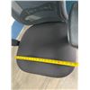 Image 4 : 1 Ergonomic Office Chair - Black - Wide Seat (20")