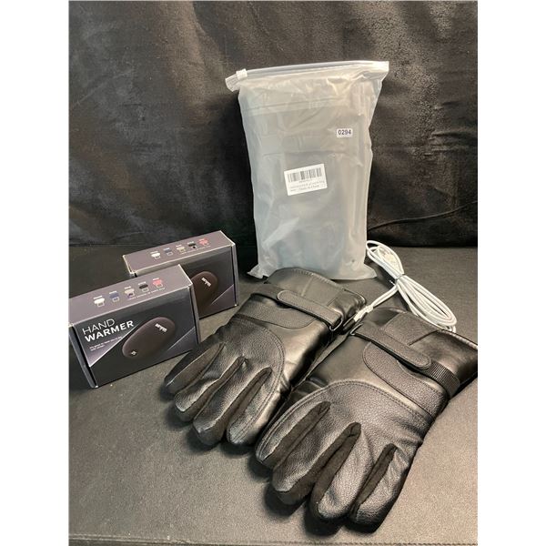 2 Pairs of Heated Winter Gloves (USB-Powered) with 2 Wulcea USB-Powerbanks - Brand New!