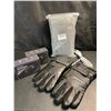 Image 1 : 2 Pairs of Heated Winter Gloves (USB-Powered) with 2 Wulcea USB-Powerbanks - Brand New!