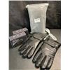 Image 1 : 2 Pairs of Heated Winter Gloves (USB-Powered) with 2 Wulcea USB-Powerbanks - Brand New!