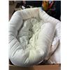 Image 2 : 1 King Size (78 x 80") 100% Cotton White Bed Comforter - New/Open Box