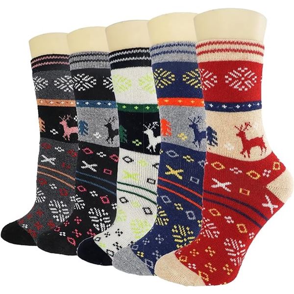 5 Pairs of Women's Wool Socks - Warm Thick Thermal Knit Comfy Crew Socks - Christmas Designs - NEW!