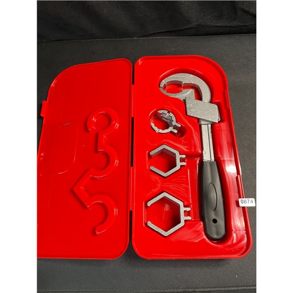 1 Adjustable Wrench/Plumbing Tool Set for Sinks - New