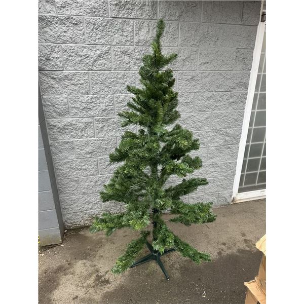 1 Holiday Time 6.5Ft Non-Lit Jackson Spruce Christmas Tree - Used