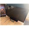 Image 2 : Element 32" DLED HD Television with Remote - Used